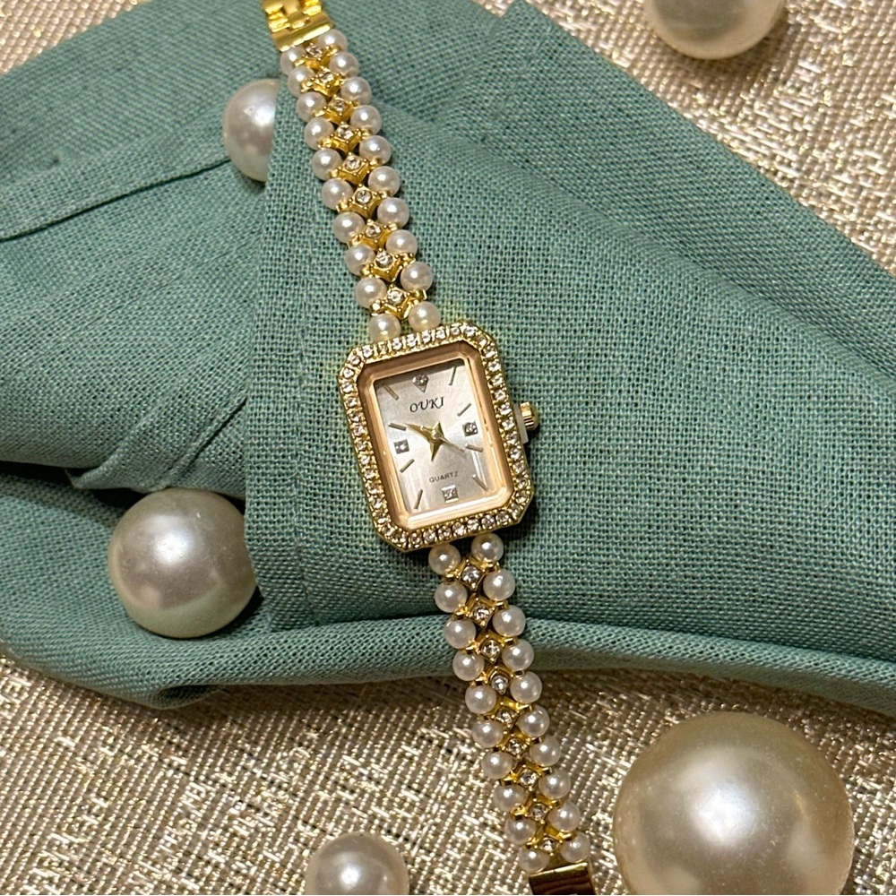 Gold Pearl Bracelet Watch - White Pearls